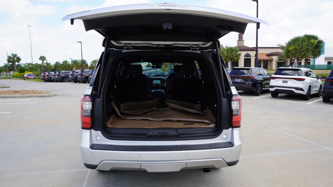 Used 2018 Ford Expedition Limited w/ Equipment Group 301A RWD image 42
