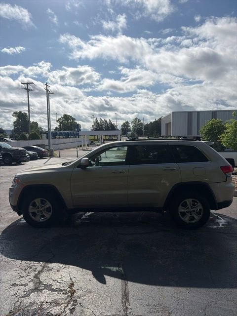 Used 2015 Jeep Grand Cherokee Laredo w/ Quick Order Package 23E AWD/4WD image 11