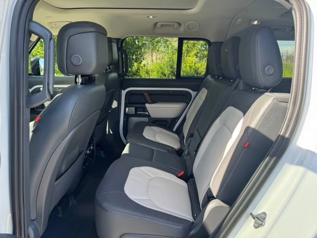 Certified 2024 Land Rover Defender 130 X-Dynamic SE AWD/4WD image 13
