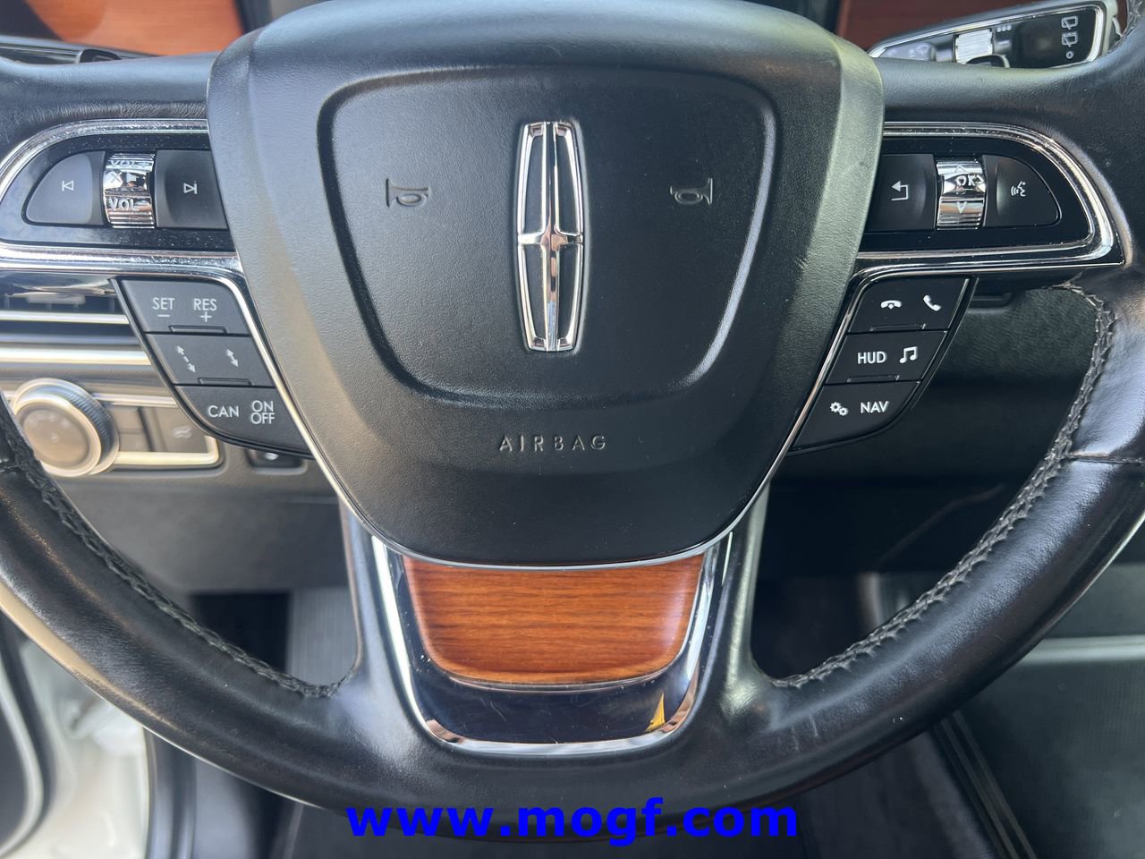 Used 2020 Lincoln Navigator Reserve w/ Luxury Package RWD image 12