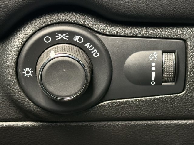 Used 2025 Dodge Durango R/T AWD/4WD image 21
