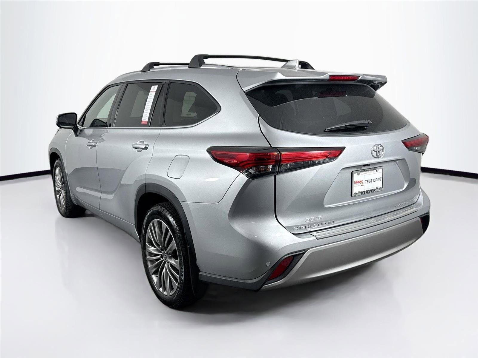 Certified 2021 Toyota Highlander Platinum AWD/4WD image 13