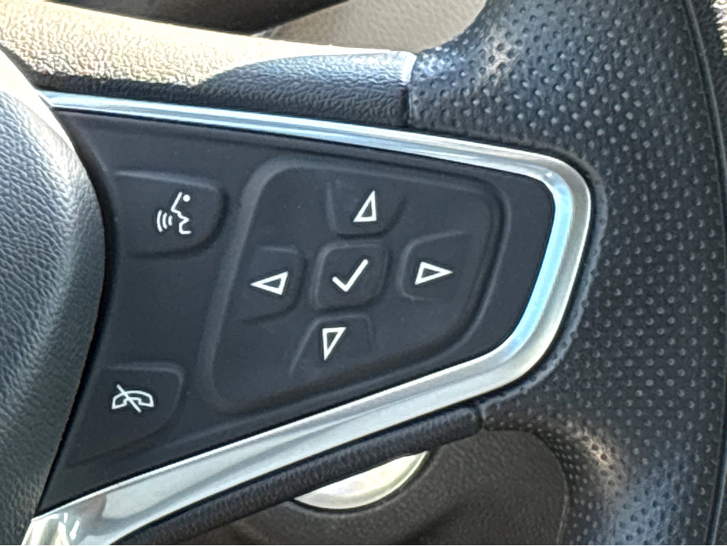 Used 2023 Chevrolet Equinox LS w/ Midnight Edition image 15