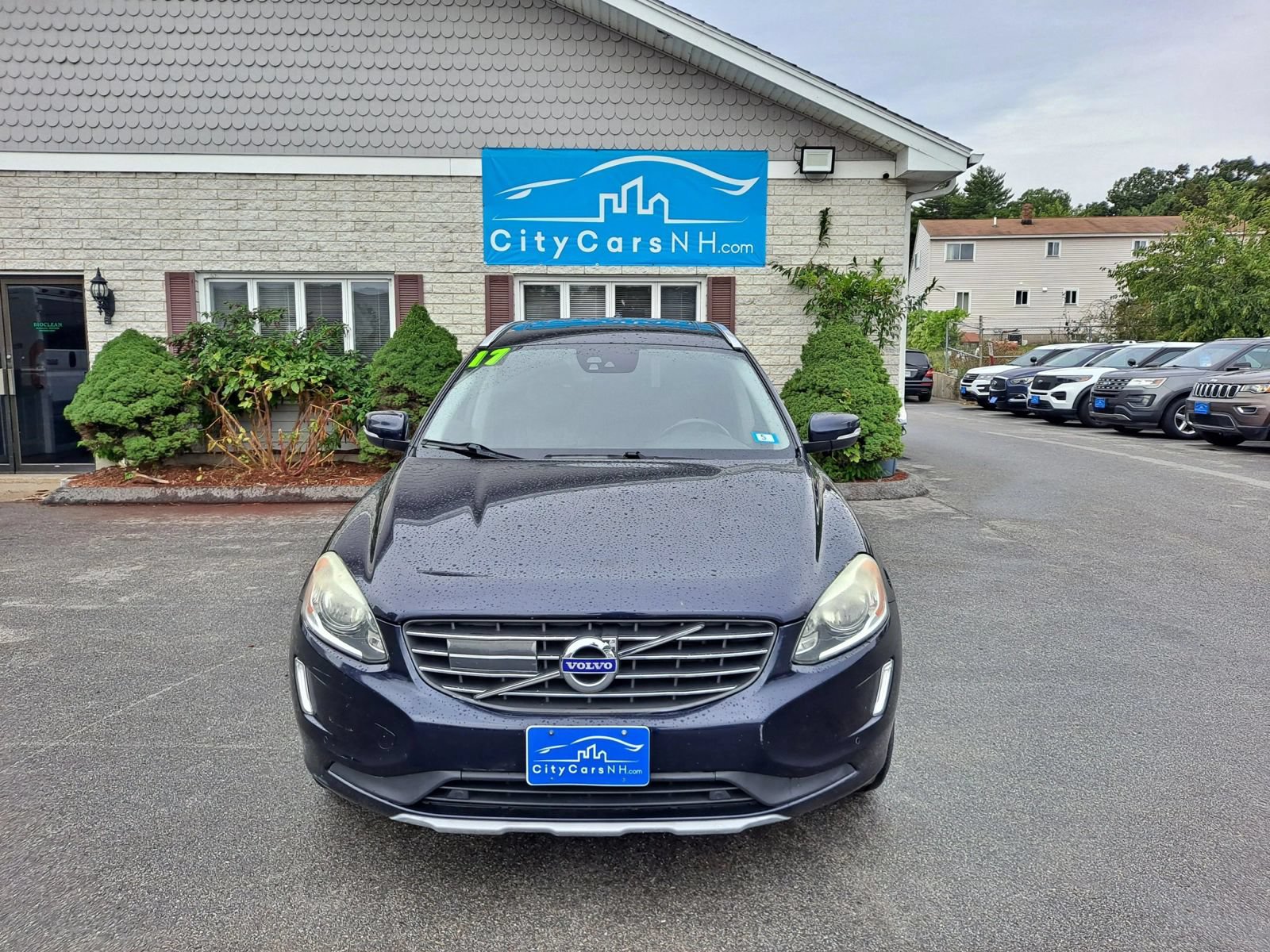 Used 2017 Volvo XC60 T5 Inscription w/ Advanced Package AWD/4WD image 3