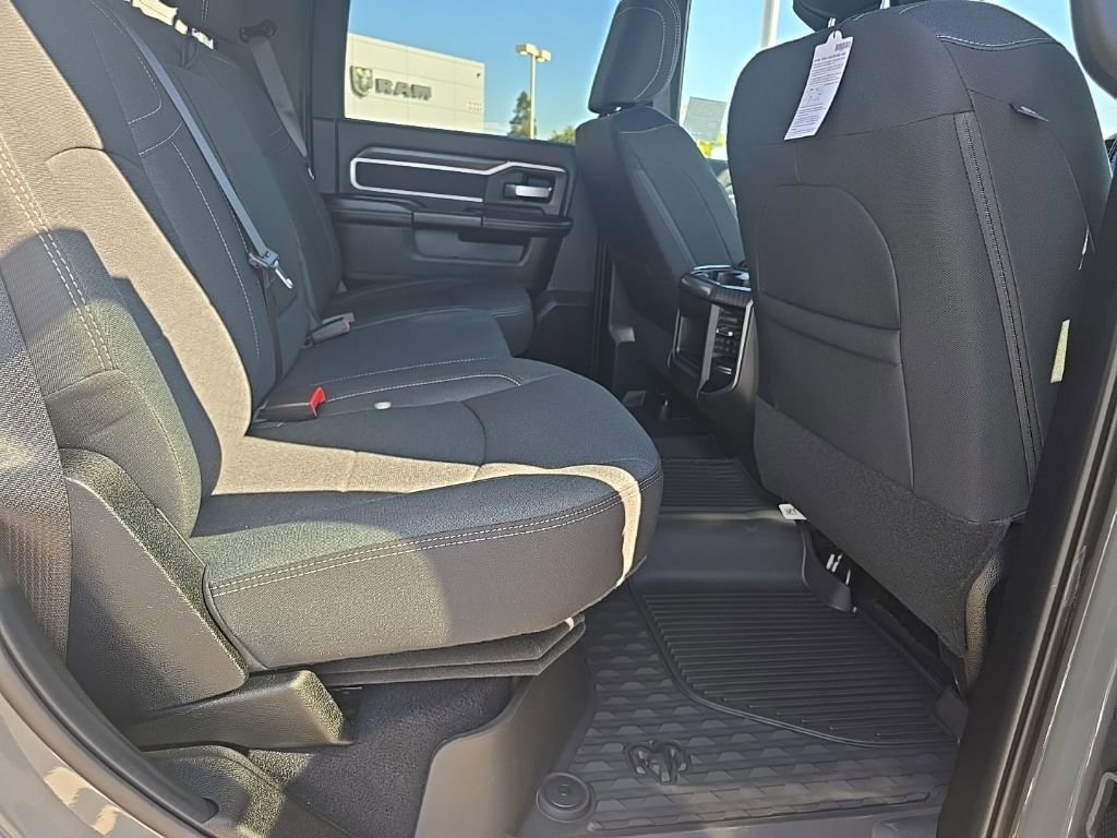 New 2026 RAM 3500 Big Horn AWD/4WD image 7