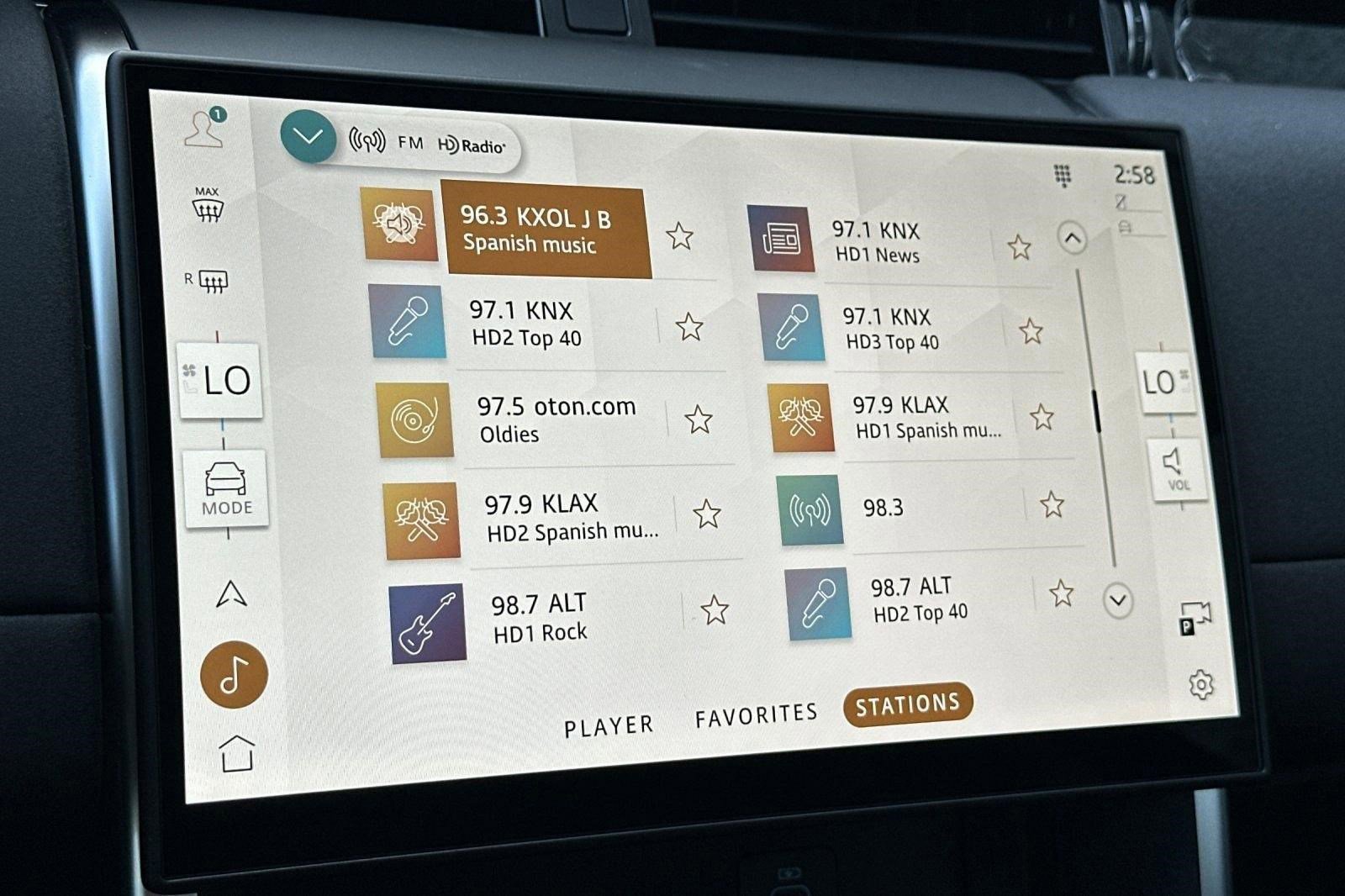 New 2025 Land Rover Discovery Sport S image 20