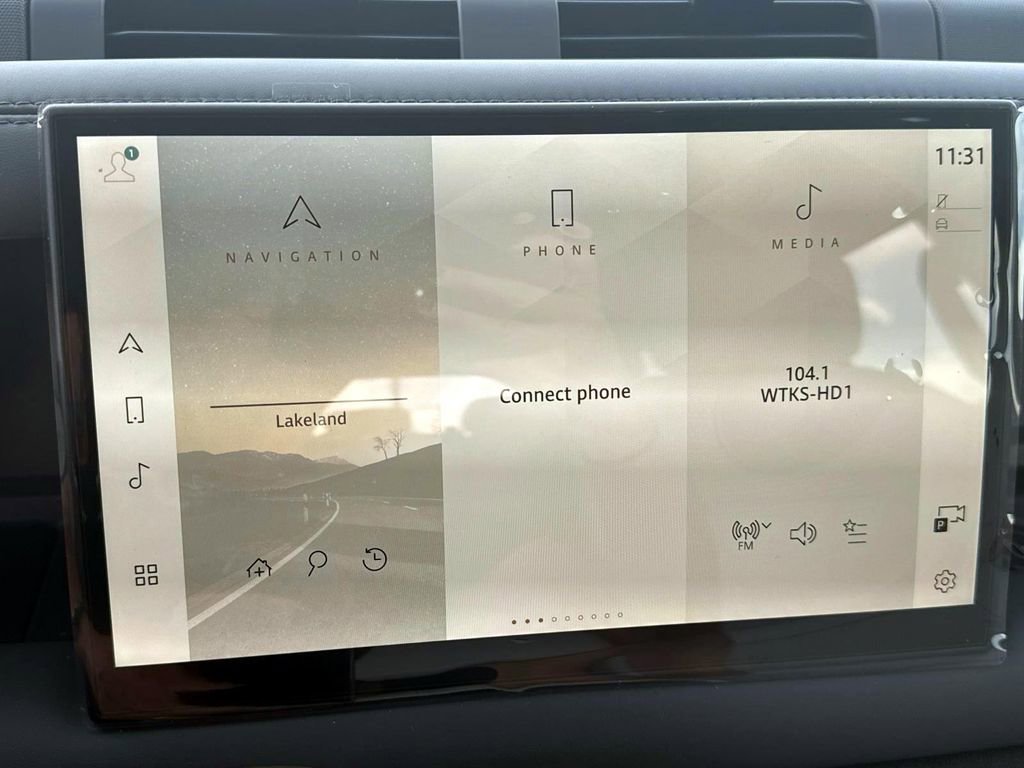 New 2025 Land Rover Defender 130 X-Dynamic SE image 21