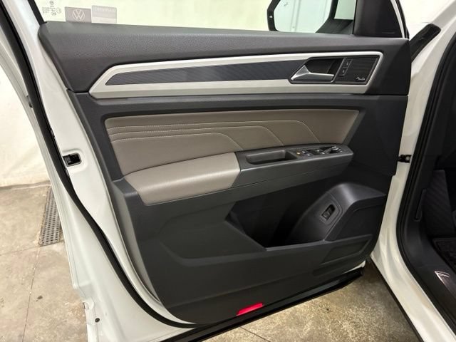 Used 2022 Volkswagen Atlas SEL Premium AWD/4WD image 40