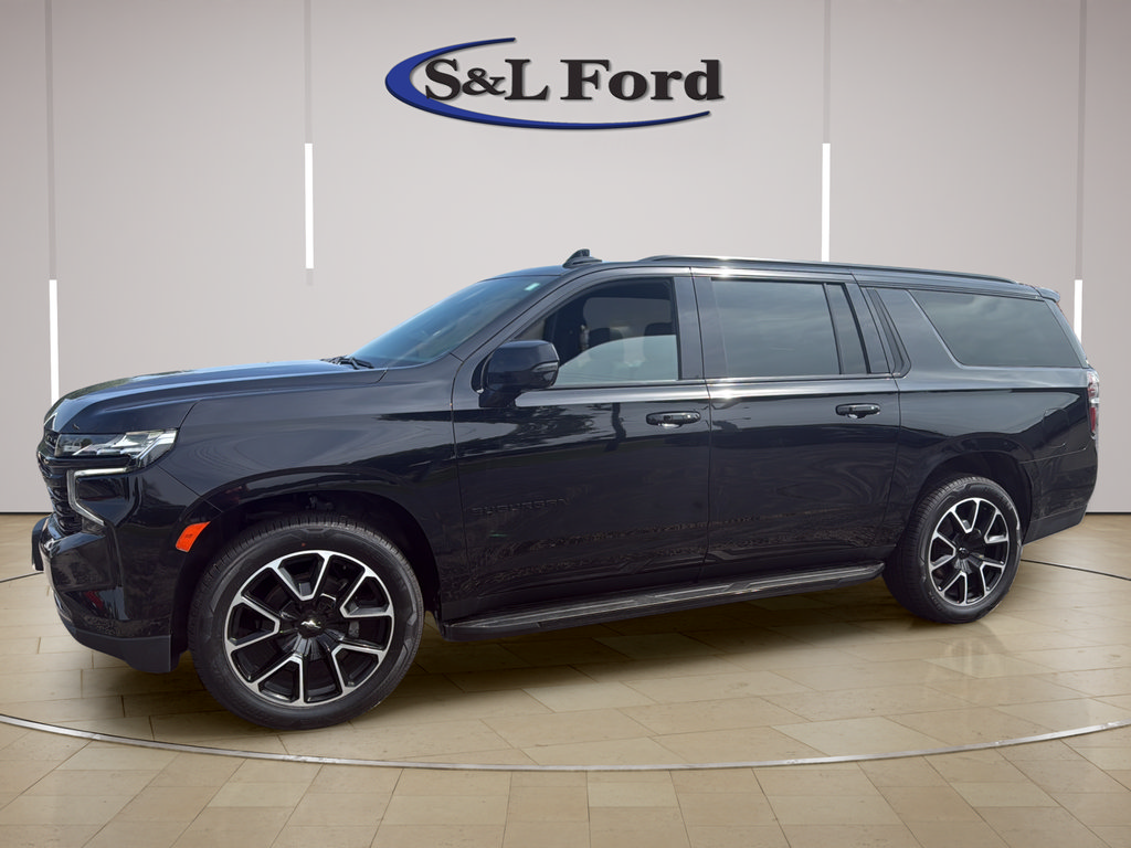 Used 2024 Chevrolet Suburban RST w/ Luxury Package AWD/4WD image 2