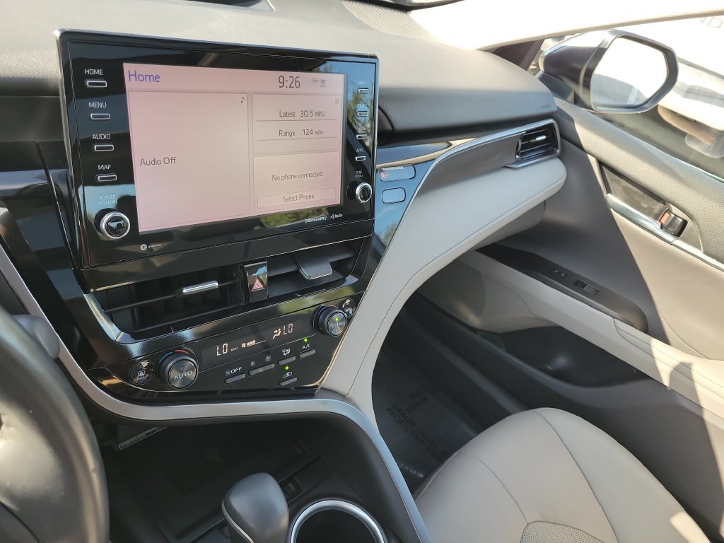 Used 2021 Toyota Camry XLE FWD image 14