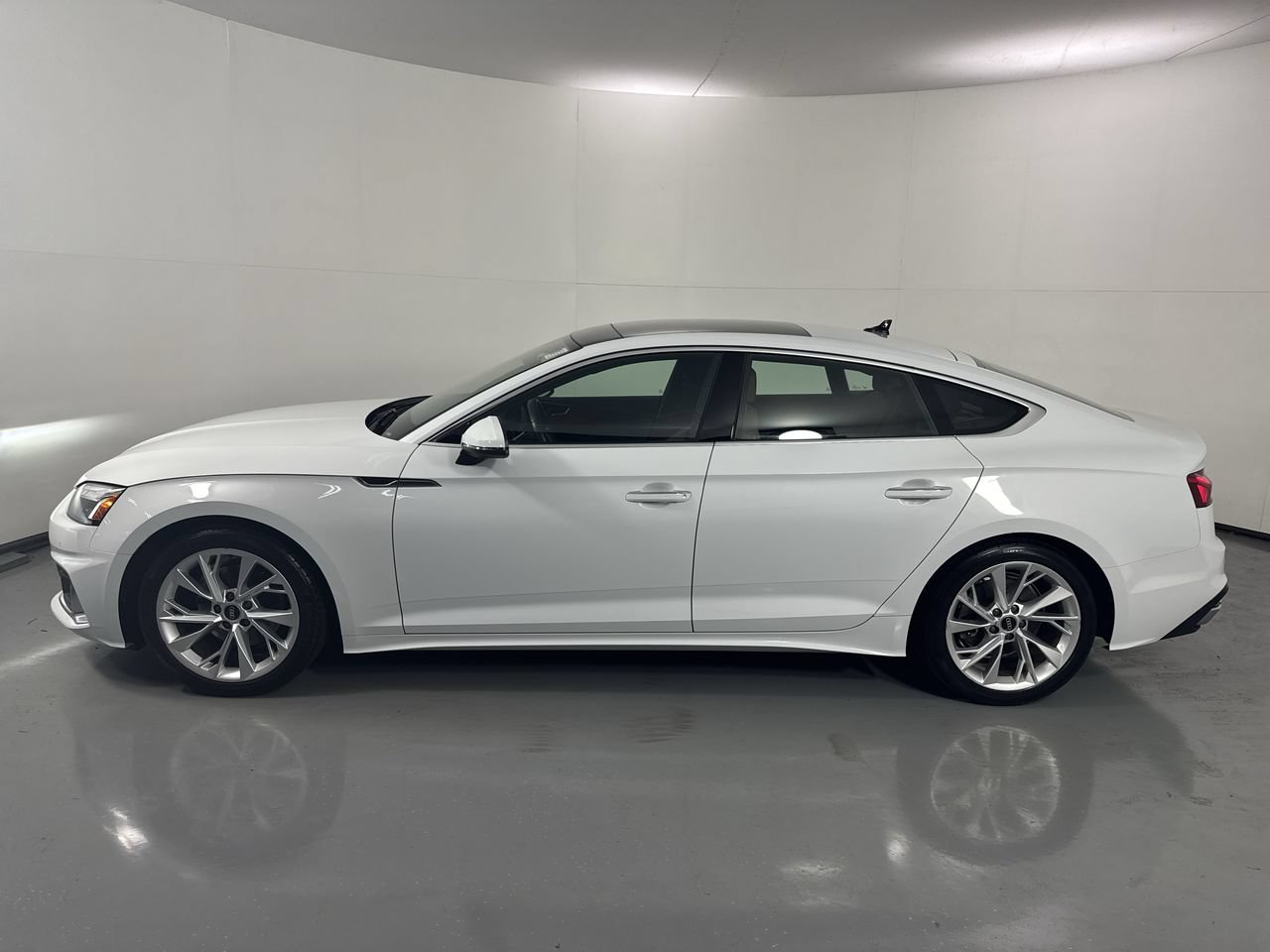 Used 2022 Audi A5 2.0T Premium Plus AWD/4WD image 2