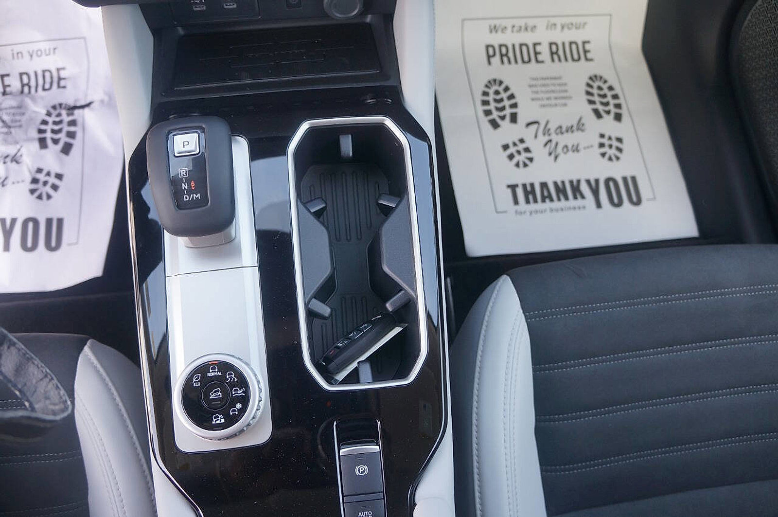 New 2025 Mitsubishi Outlander SE image 16