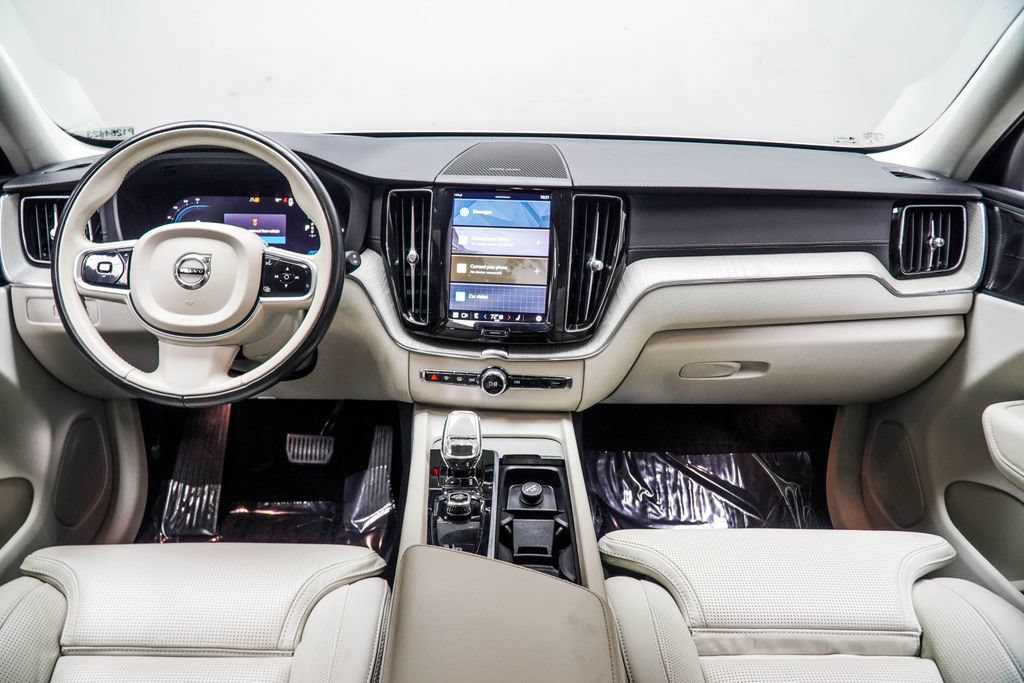 Used 2023 Volvo XC60 T8 Ultimate w/ Climate Package AWD/4WD image 5