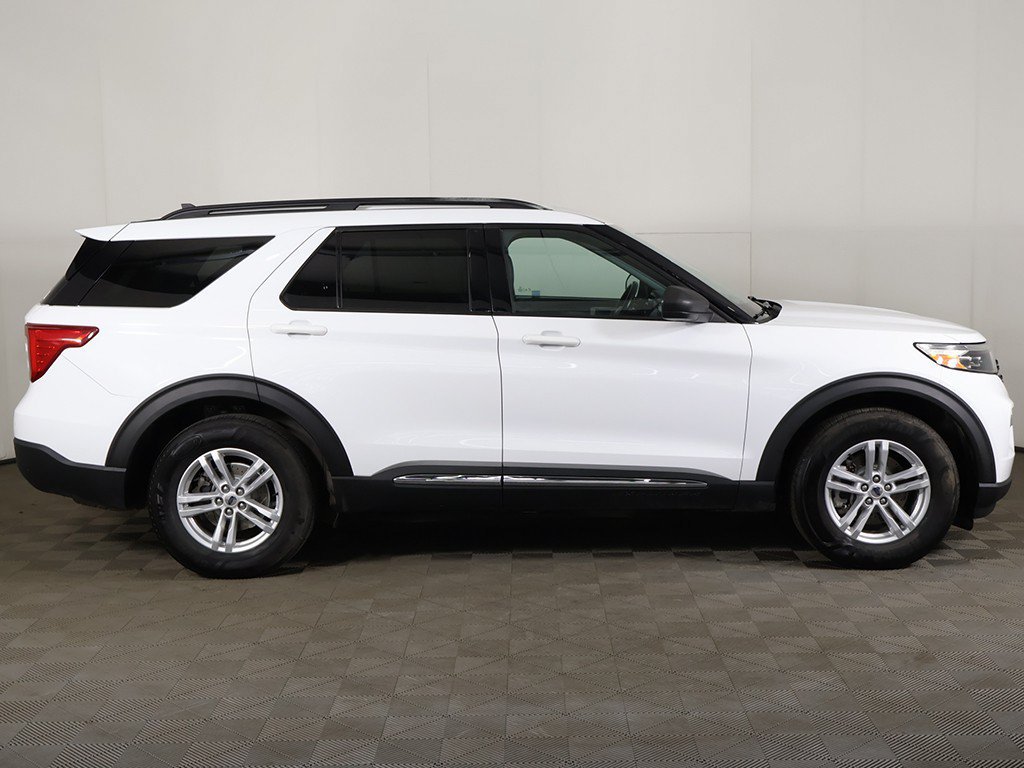 Used 2021 Ford Explorer XLT w/ Equipment Group 202A AWD/4WD image 19