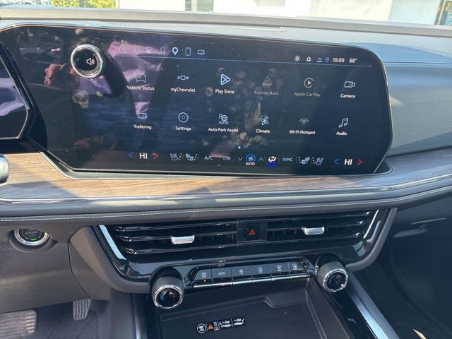 Used 2025 Chevrolet Suburban Premier w/ Sun And Tow Package image 9