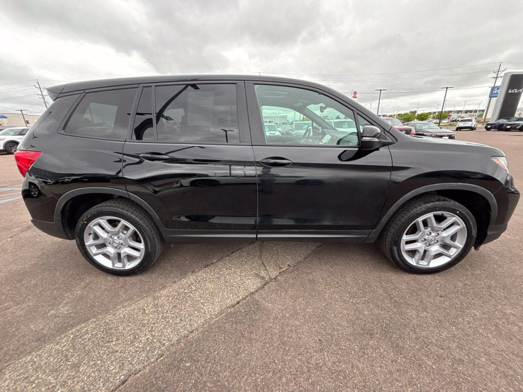 Used 2024 Honda Passport EX-L image 4