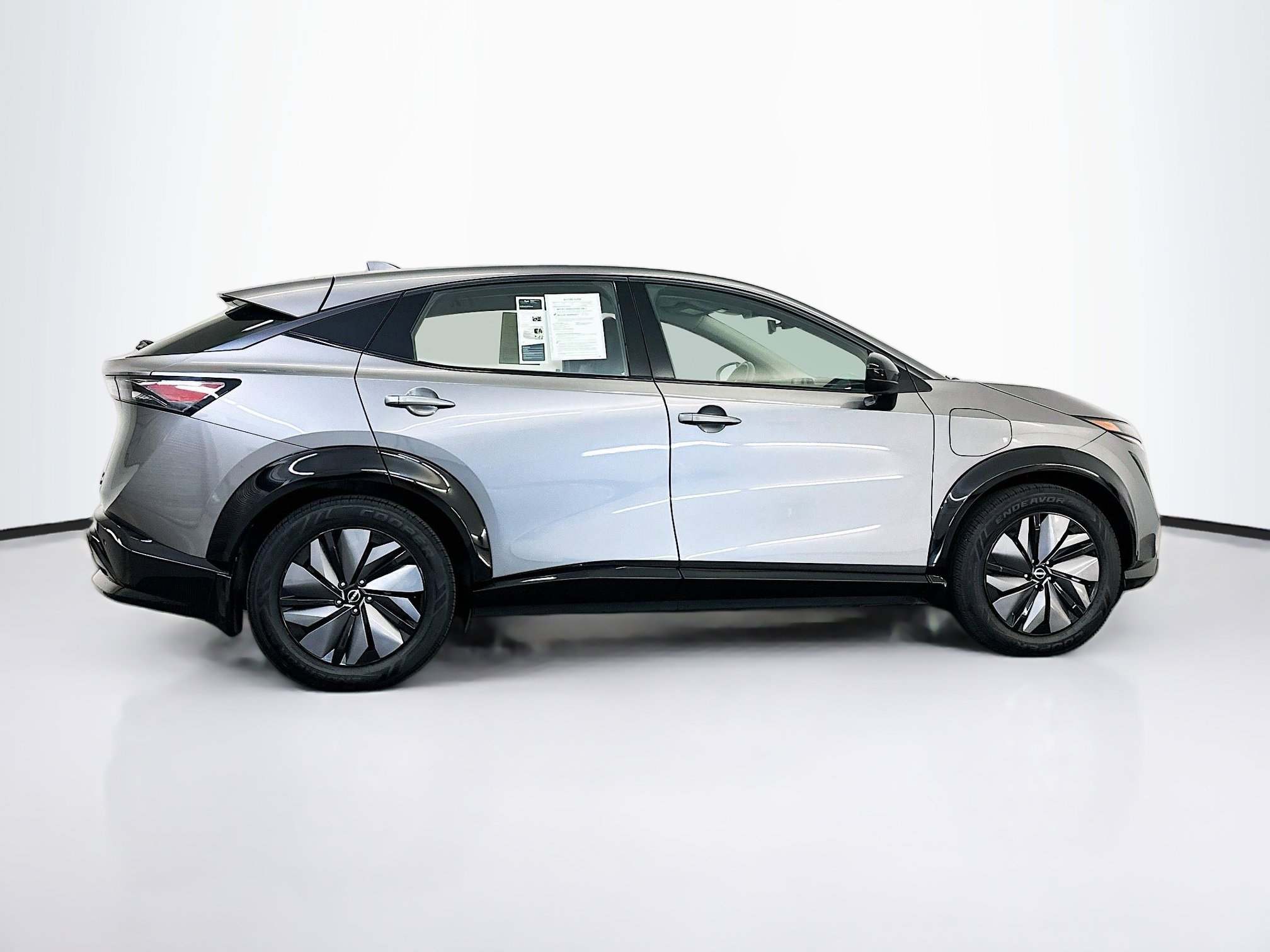 Used 2023 Nissan Ariya AWD image 10