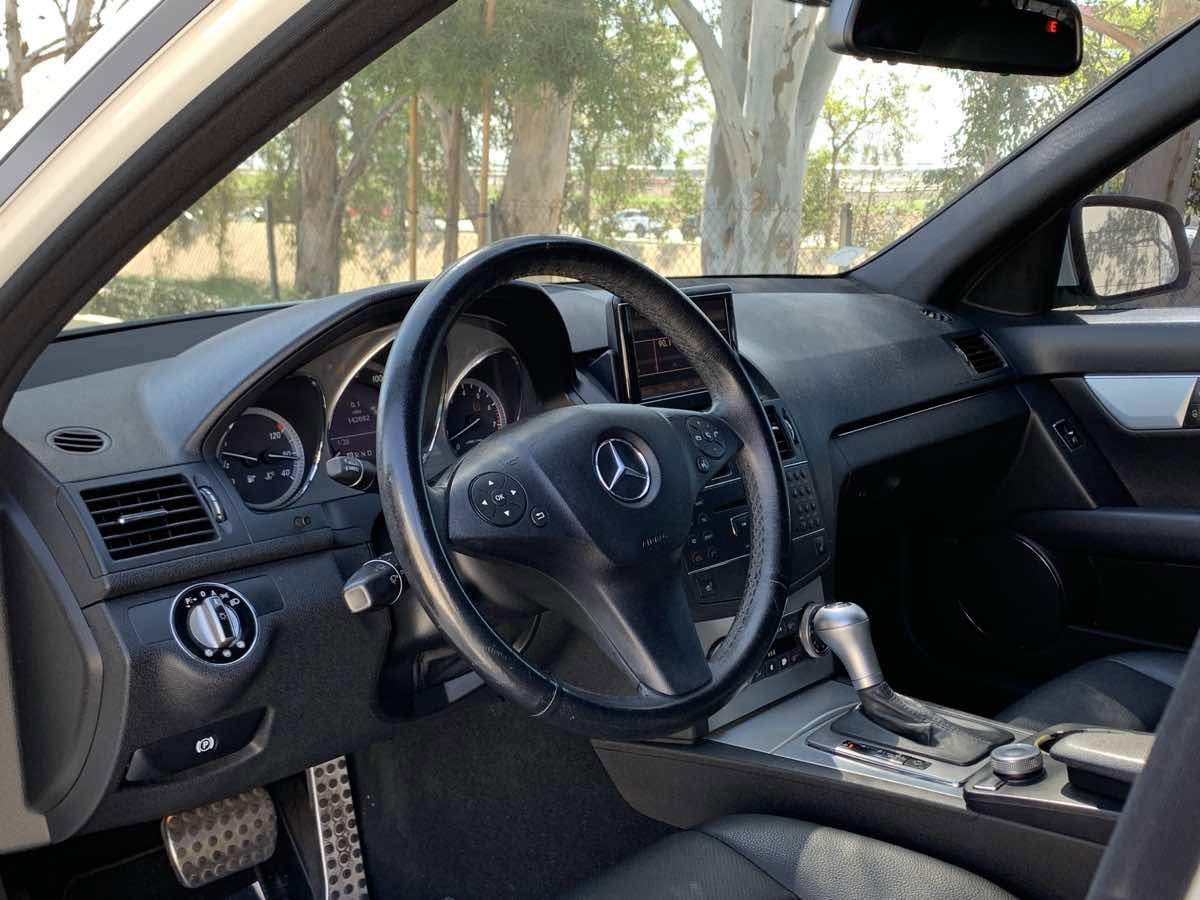 Used 2009 Mercedes-Benz C 300 Sport image 12