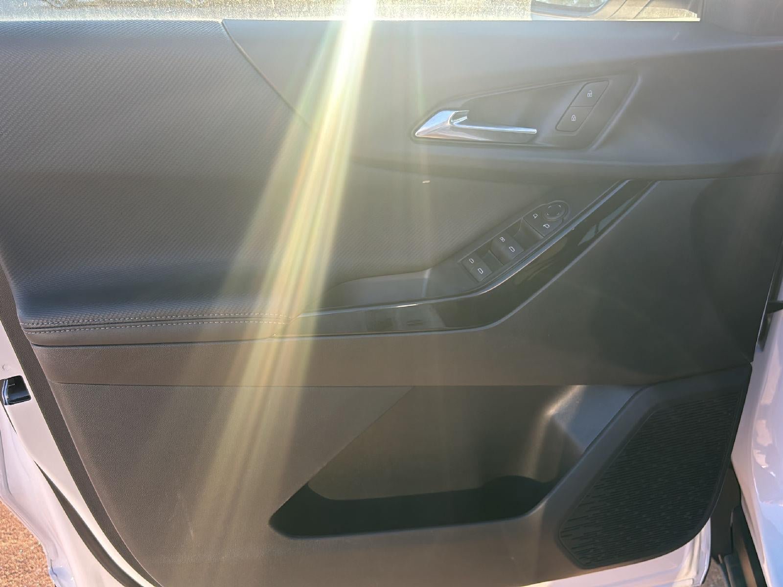 Used 2026 Chevrolet Equinox LT FWD image 10