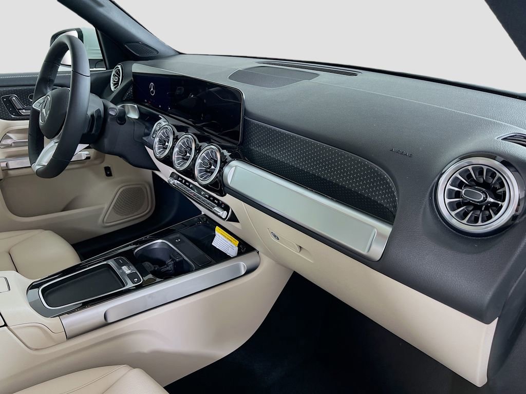 Certified 2025 Mercedes-Benz GLB 250 4MATIC image 28