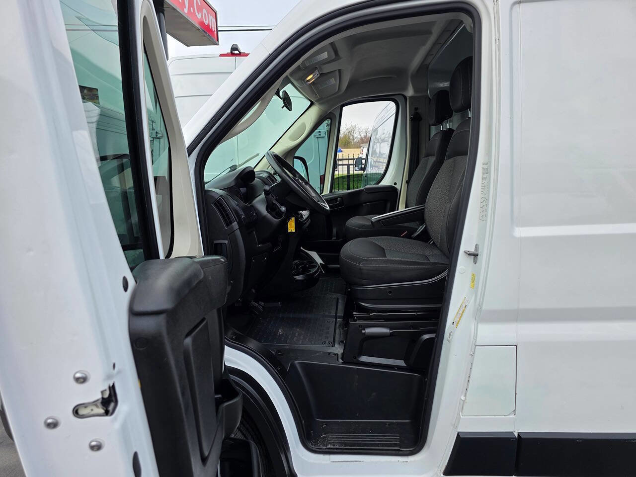 Used 2020 RAM ProMaster 2500 w/ Premium Appearance Group image 15