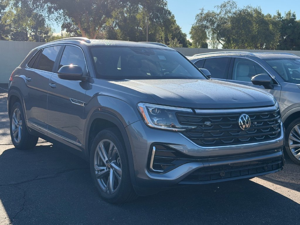 Used 2024 Volkswagen Atlas Cross Sport SEL R-Line AWD/4WD image 6