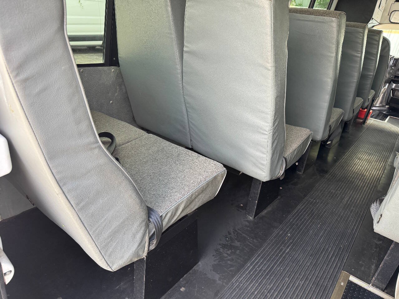 Used 2004 Chevrolet Express 3500 w/ School Bus Package RWD image 88
