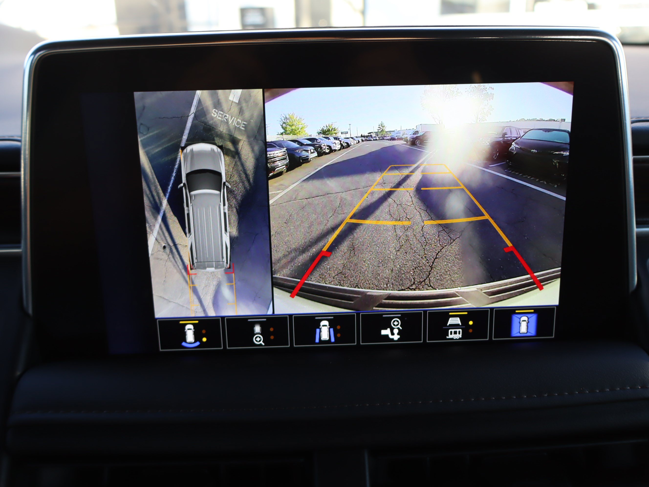 Used 2024 Chevrolet Tahoe High Country RWD image 28