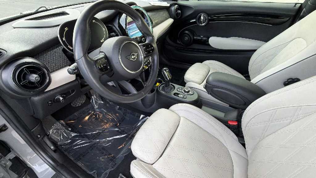 Used 2022 MINI Cooper SE FWD image 10