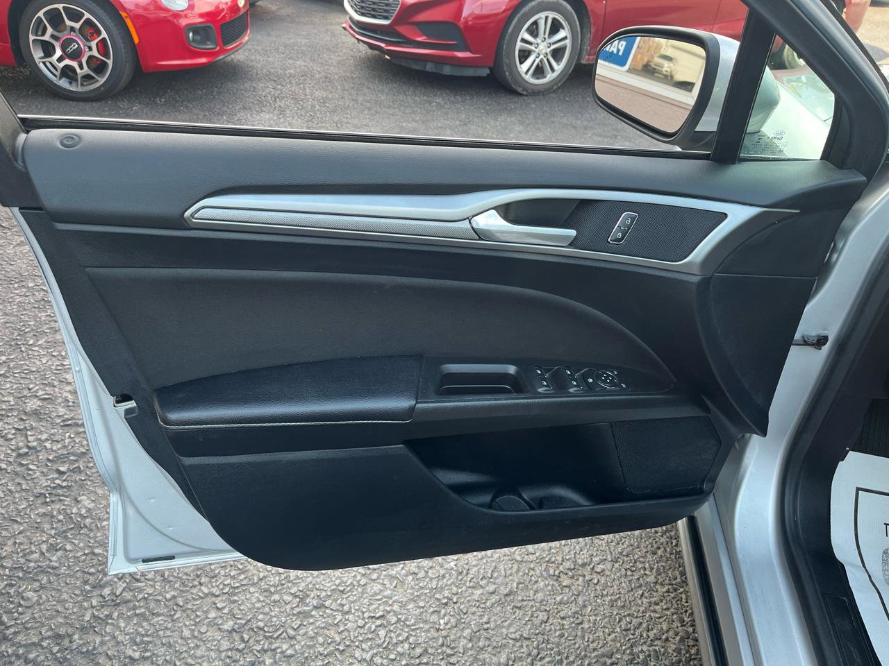 Used 2019 Ford Fusion SE image 24