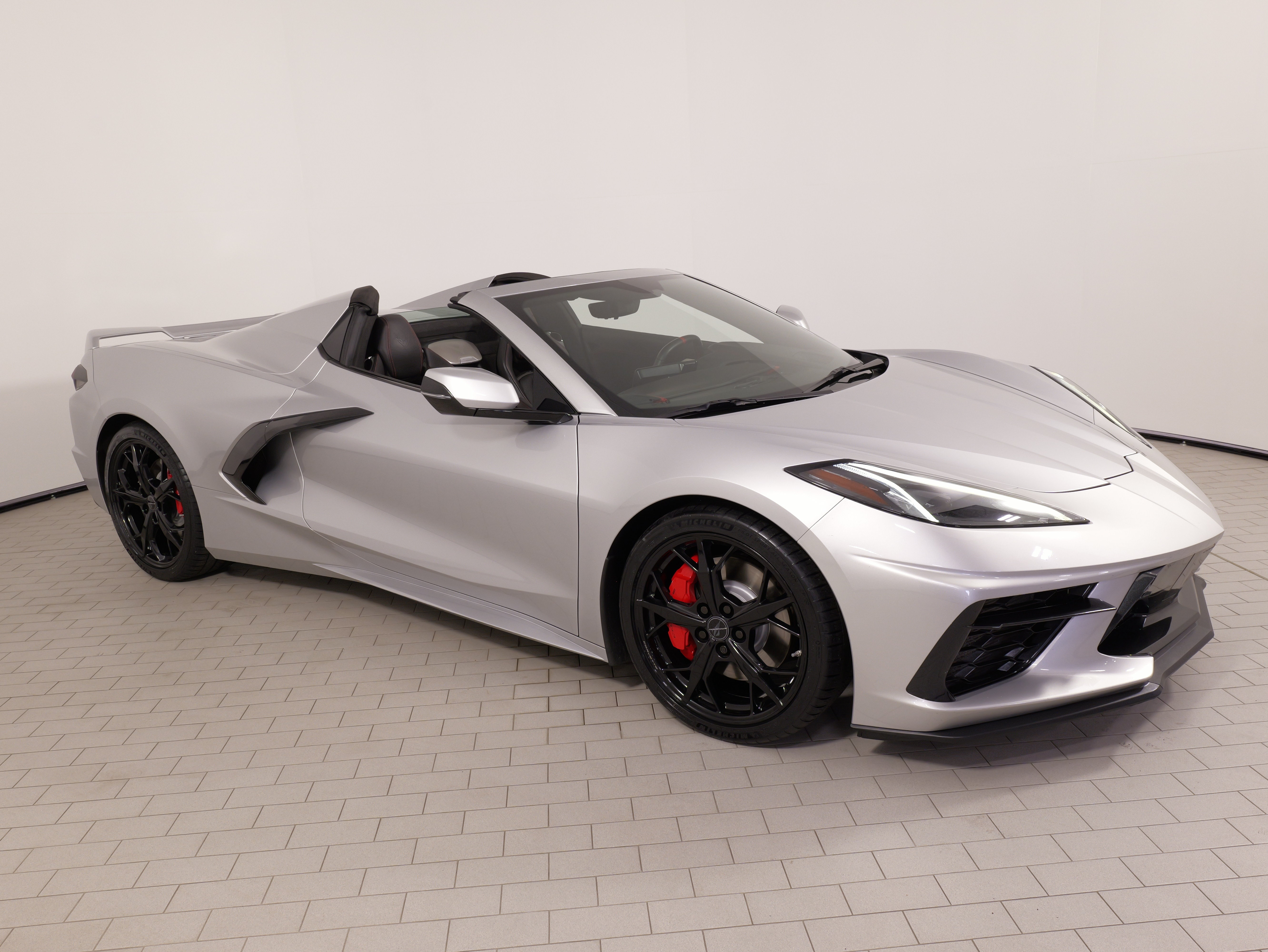Used 2020 Chevrolet Corvette Stingray Premium Conv w/ 3LT Preferred Equipment Group RWD image 9