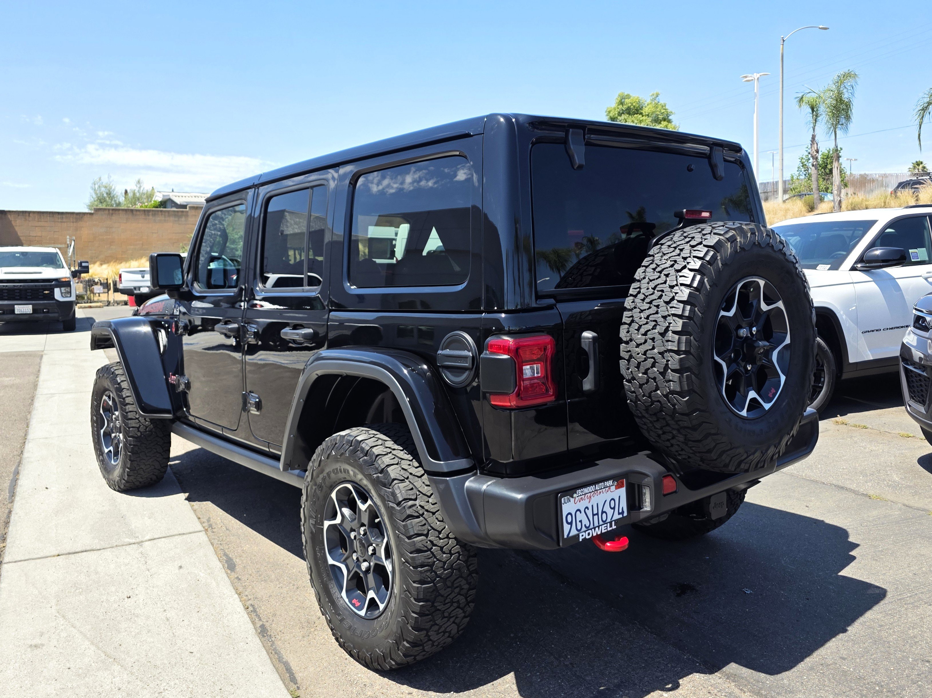 Used 2023 Jeep Wrangler Unlimited Rubicon w/ LED Lighting Group AWD/4WD image 3