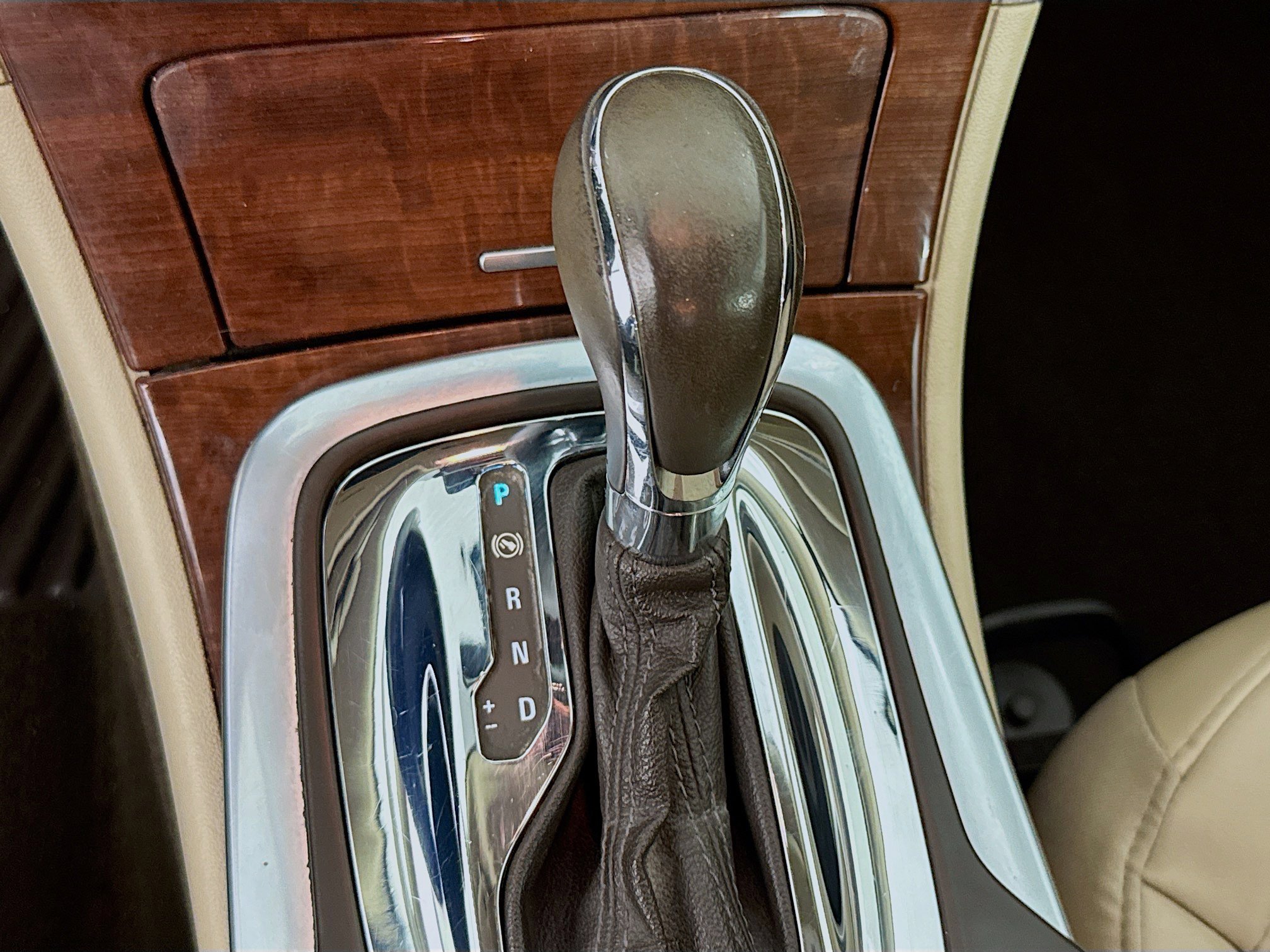 Used 2017 Buick Regal Sport Touring FWD image 19