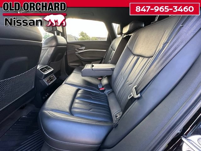 Used 2022 Audi e-tron S Premium Plus AWD/4WD image 12