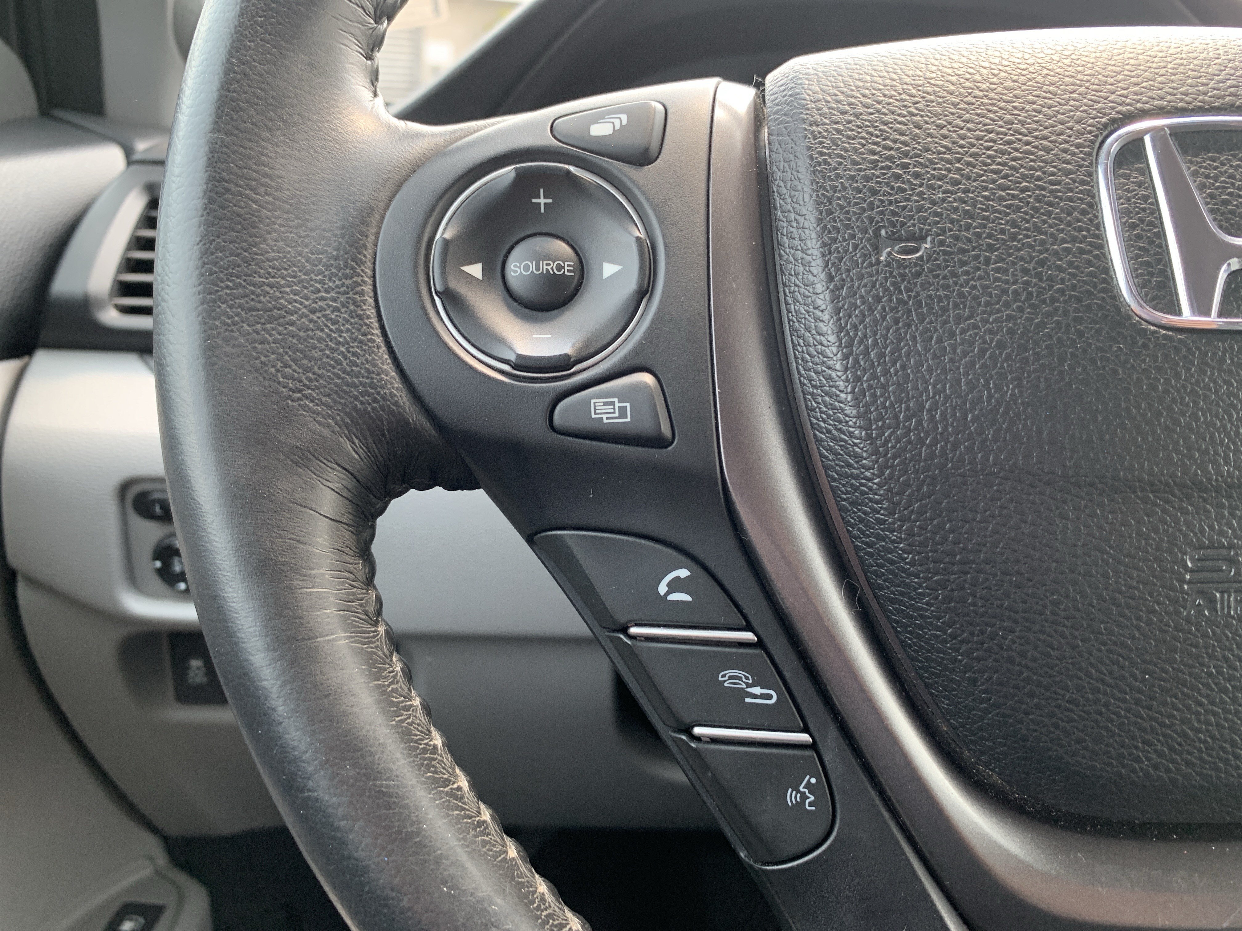 Used 2018 Honda Ridgeline RTL-T image 19
