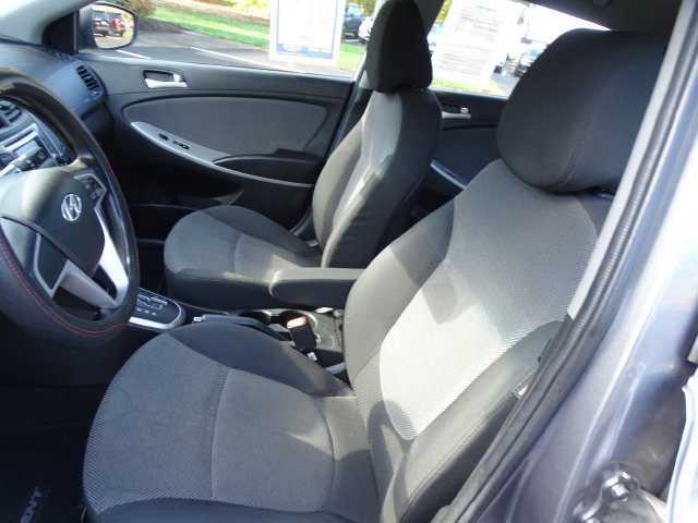 Used 2014 Hyundai Accent GS FWD image 3