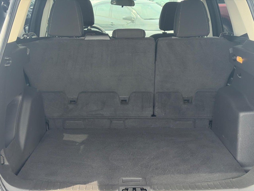 Used 2017 Ford Escape SE FWD image 7