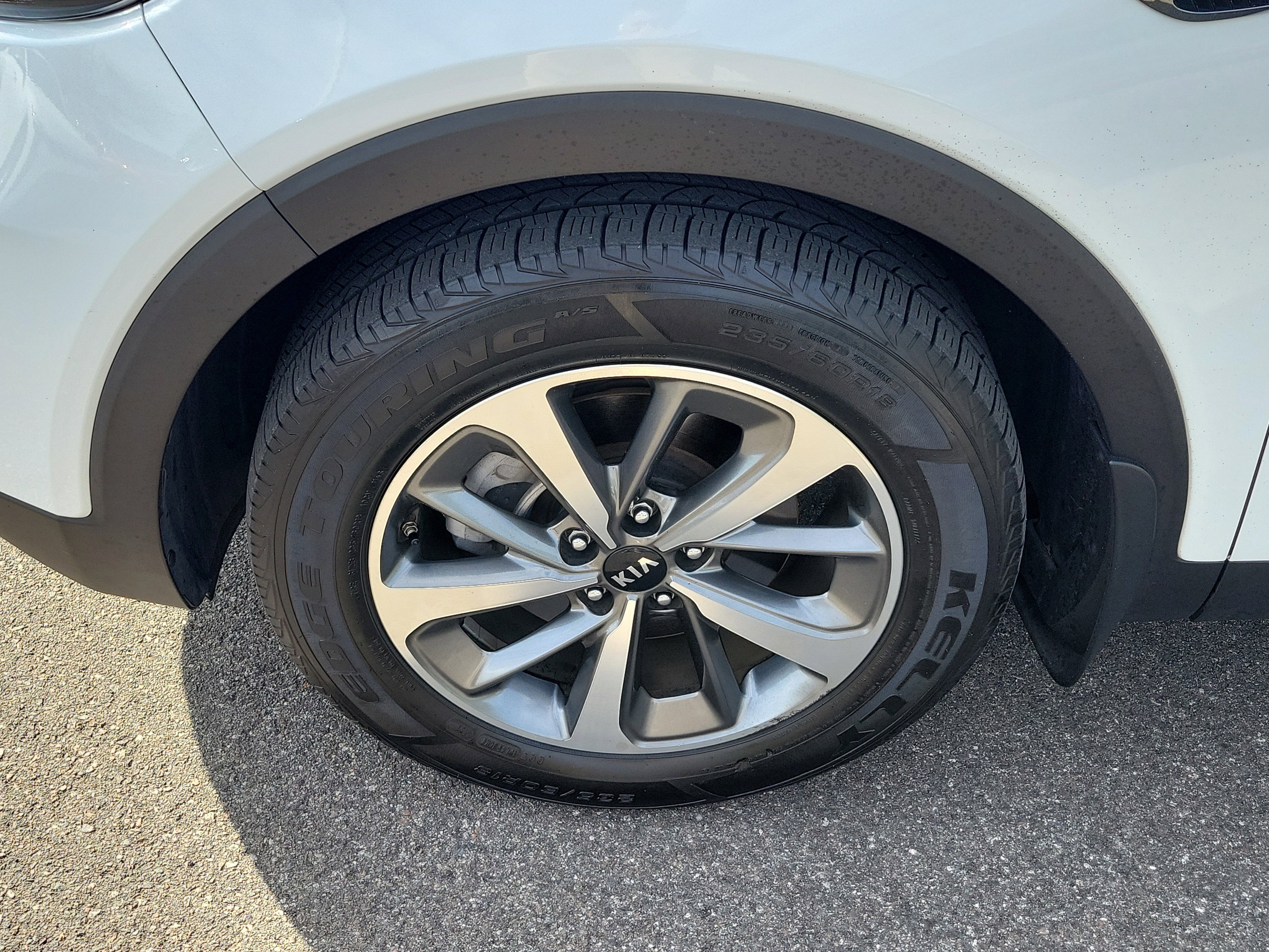 Used 2020 Kia Sorento LX image 36