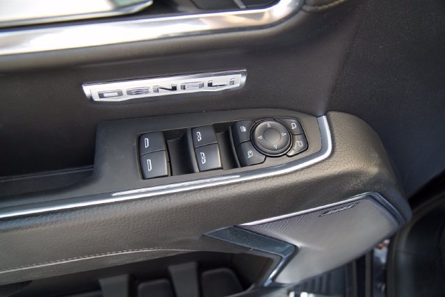 Used 2024 GMC Sierra 1500 Denali w/ Technology Package AWD/4WD image 15