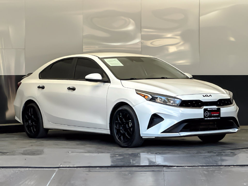 Used 2023 Kia Forte LXS FWD image 1