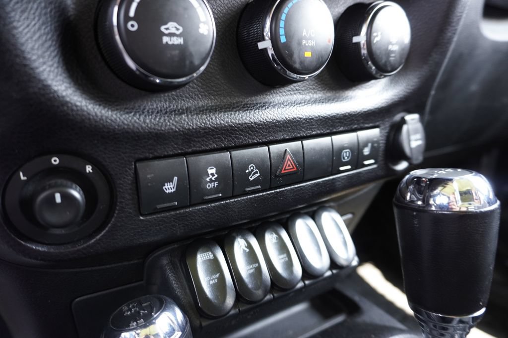 Used 2015 Jeep Wrangler Unlimited Sport AWD/4WD image 18