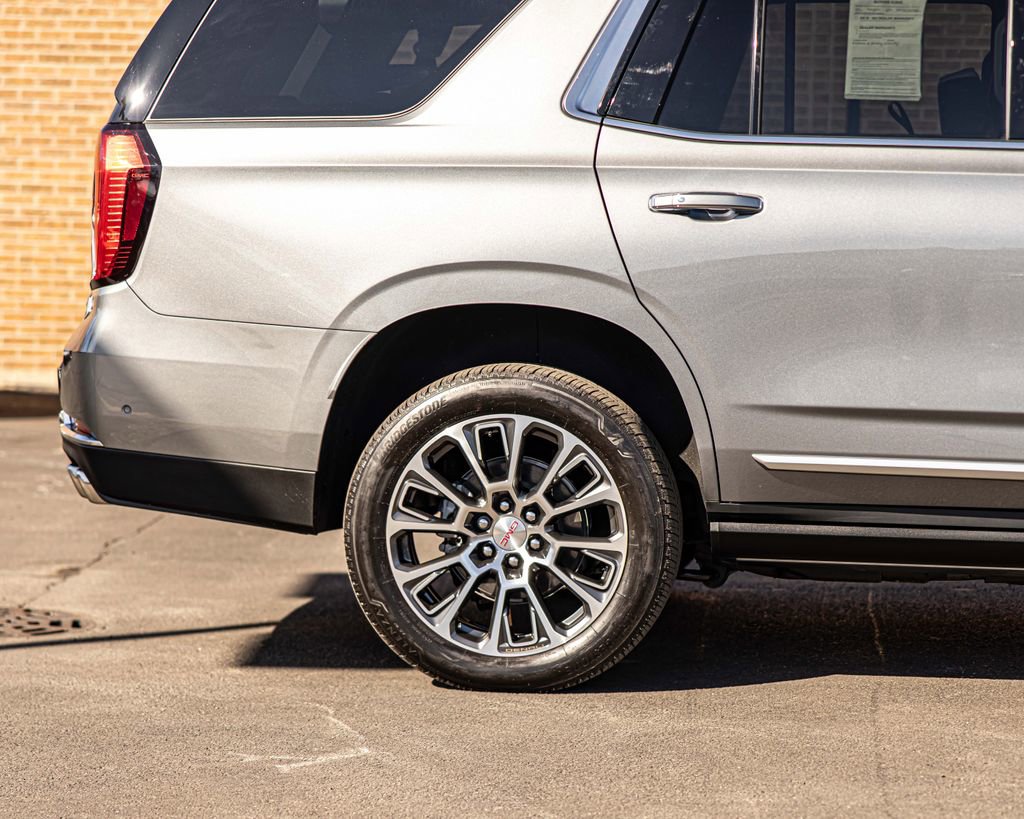 Used 2026 GMC Yukon Denali w/ Sun & Power Step Package image 11