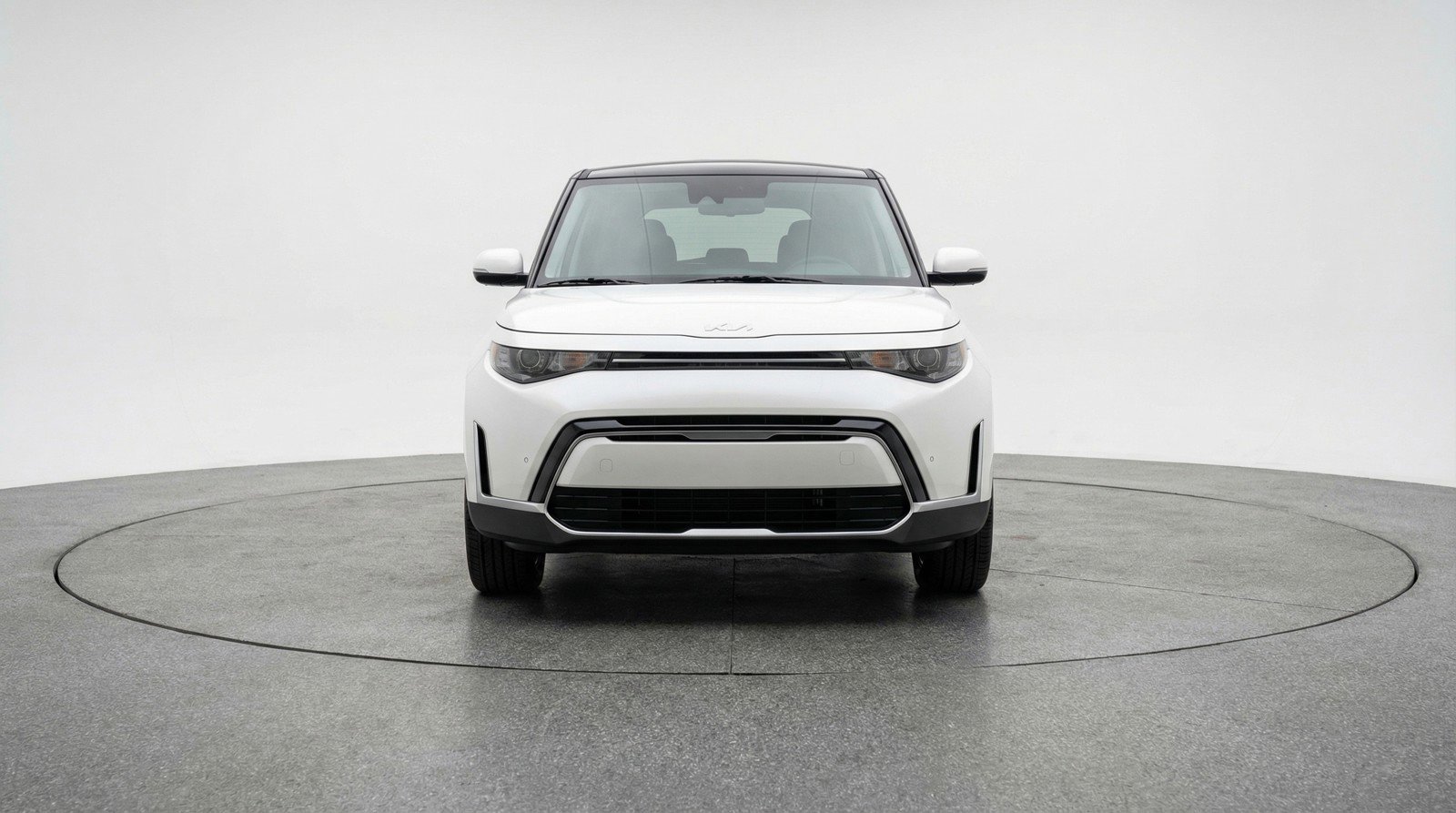 Used 2025 Kia Soul LX w/ LX Technology Package FWD image 2