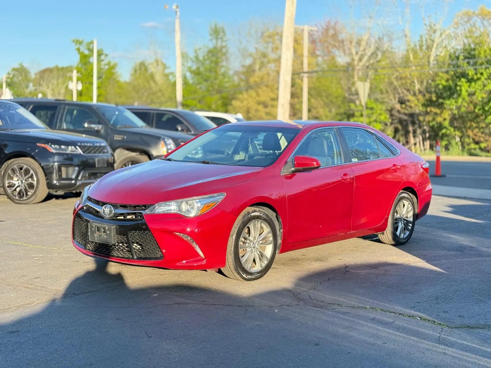 Used 2016 Toyota Camry SE w/ Moonroof Package FWD image 4