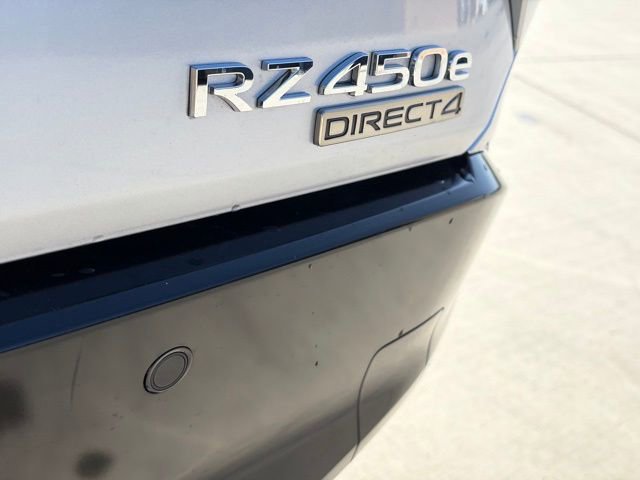 Used 2023 Lexus RZ 450e Premium w/ Technology Package image 9