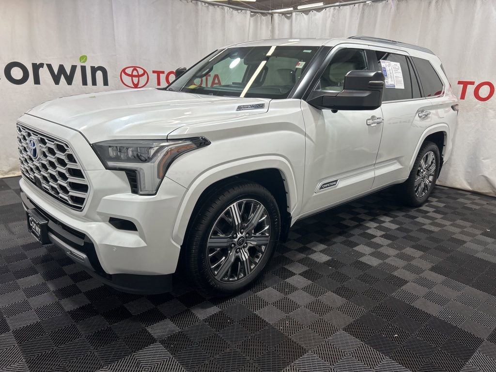 Used 2024 Toyota Sequoia Capstone image 4