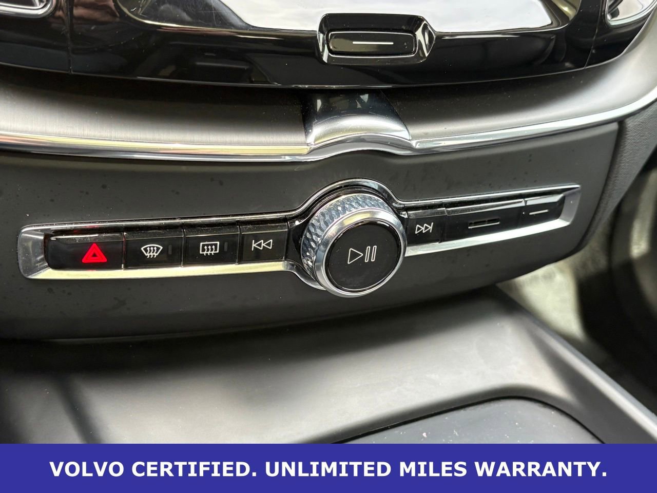 Certified 2025 Volvo XC60 B5 Core AWD/4WD image 22