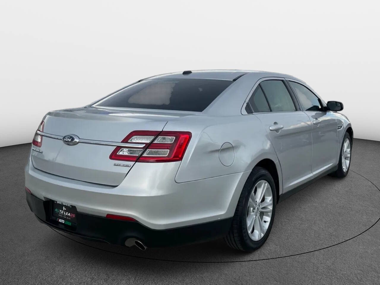 Used 2018 Ford Taurus SE FWD image 5