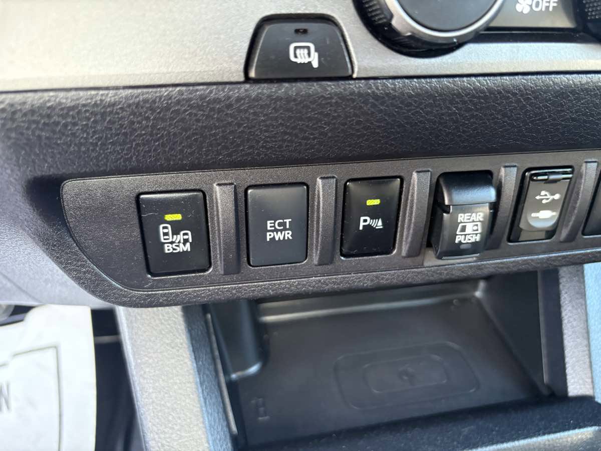 Used 2019 Toyota Tacoma TRD Sport image 32