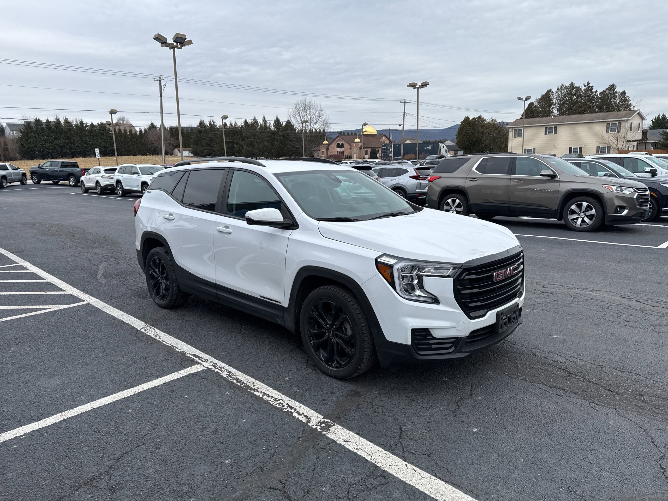 Used 2022 GMC Terrain SLE w/ Driver Convenience Package image 8